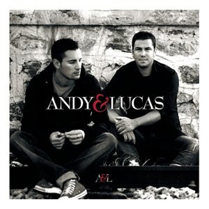 CON LOS PIES EN LA TIERRA